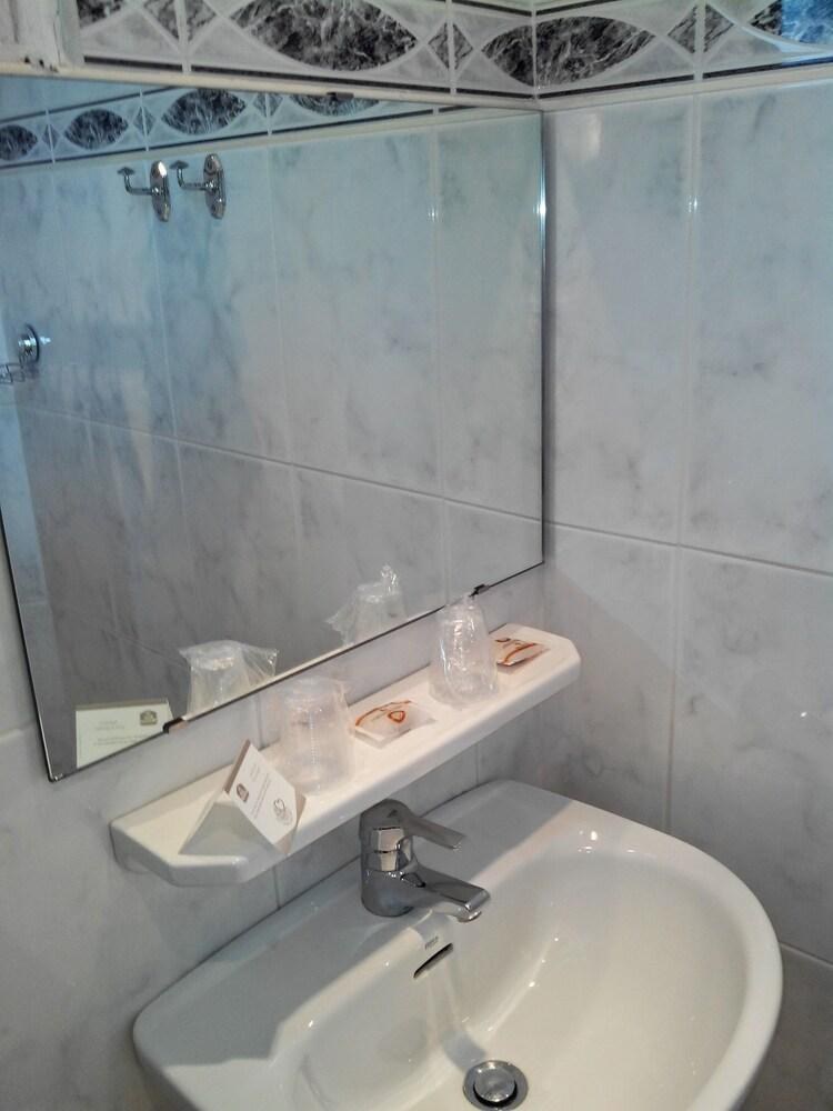 Quality Hotel Christina photo 3