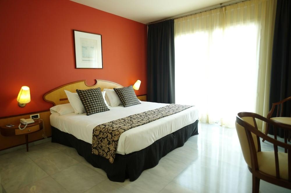 Hotel URH Sitges Playa photo 4