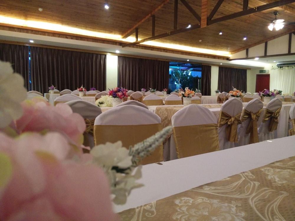 GREEN TOWN HOTEL & RESORT MELAKA