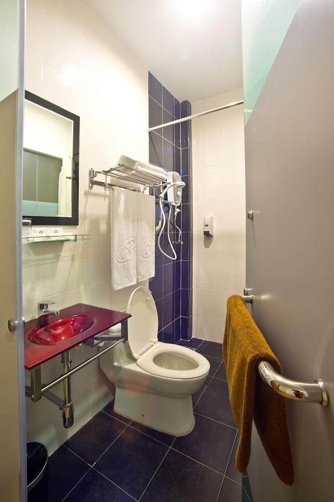 Eight Days Boutique Hotel - Impian Emas photo 3