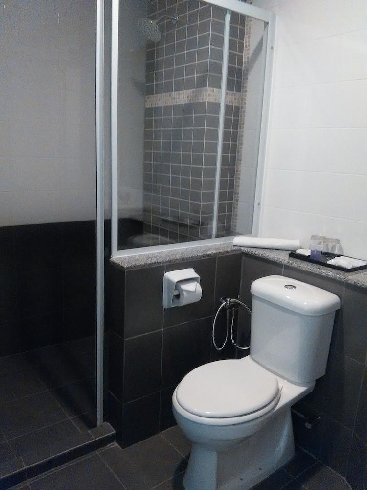 Grand Medallion Hotel photo 3