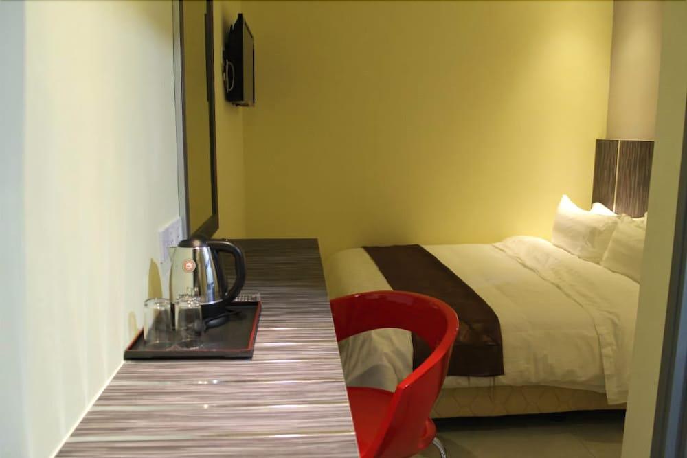 Hotel Eastana photo 1