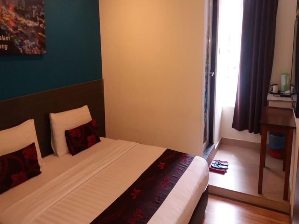 Hotel Pop Ash photo 2