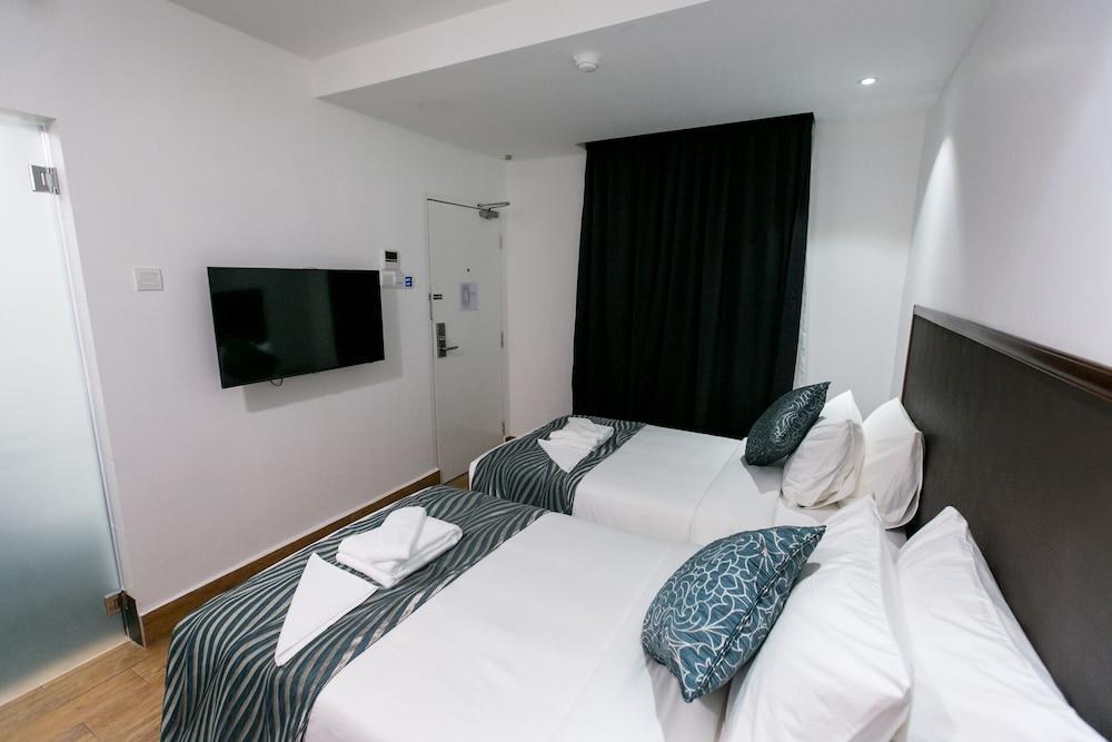 Belllo Hotel JB Central photo 2