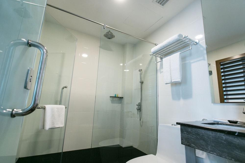 Belllo Hotel JB Central photo 3