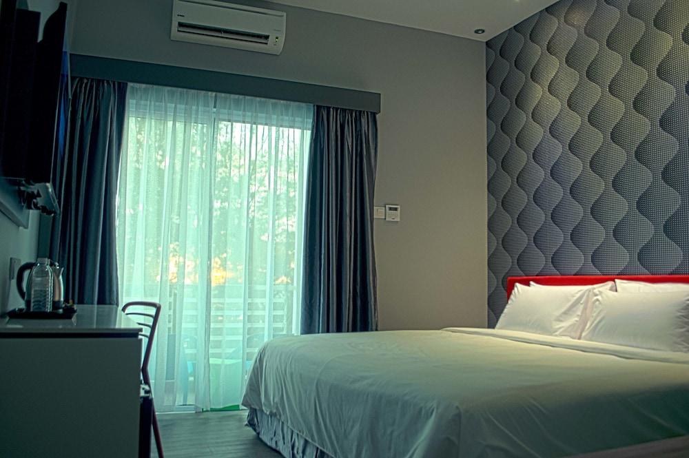Cenang Plaza Beach Hotel photo 1