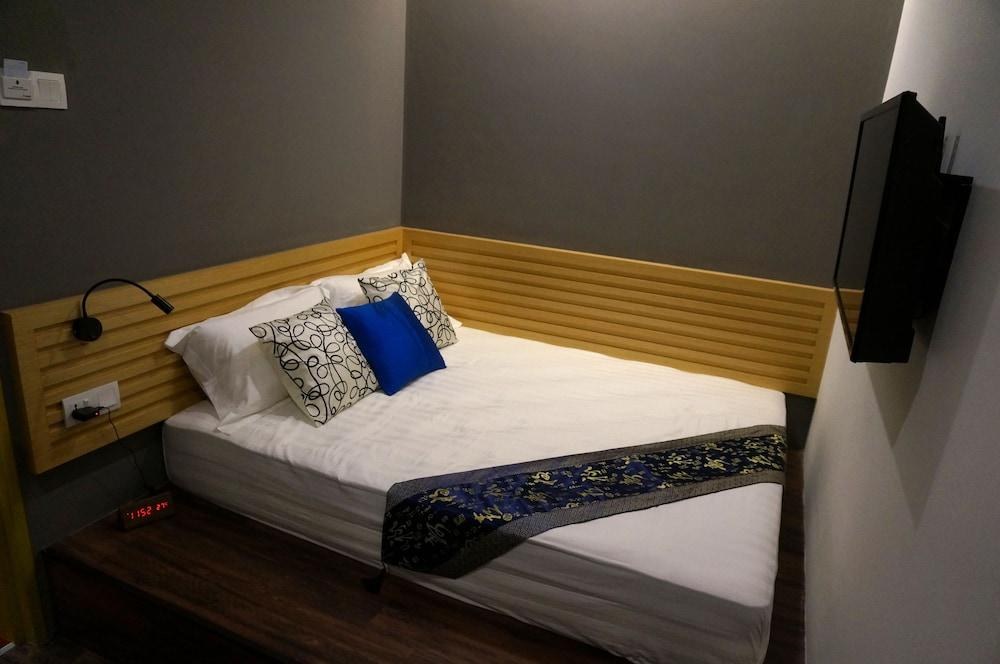 B Street Hotel photo 1