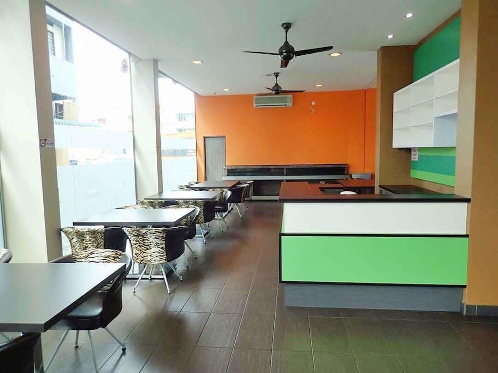 Greenleaf Hotel photo 2