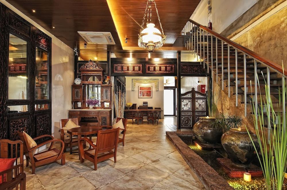 Courtyard at Heeren Boutique Hotel