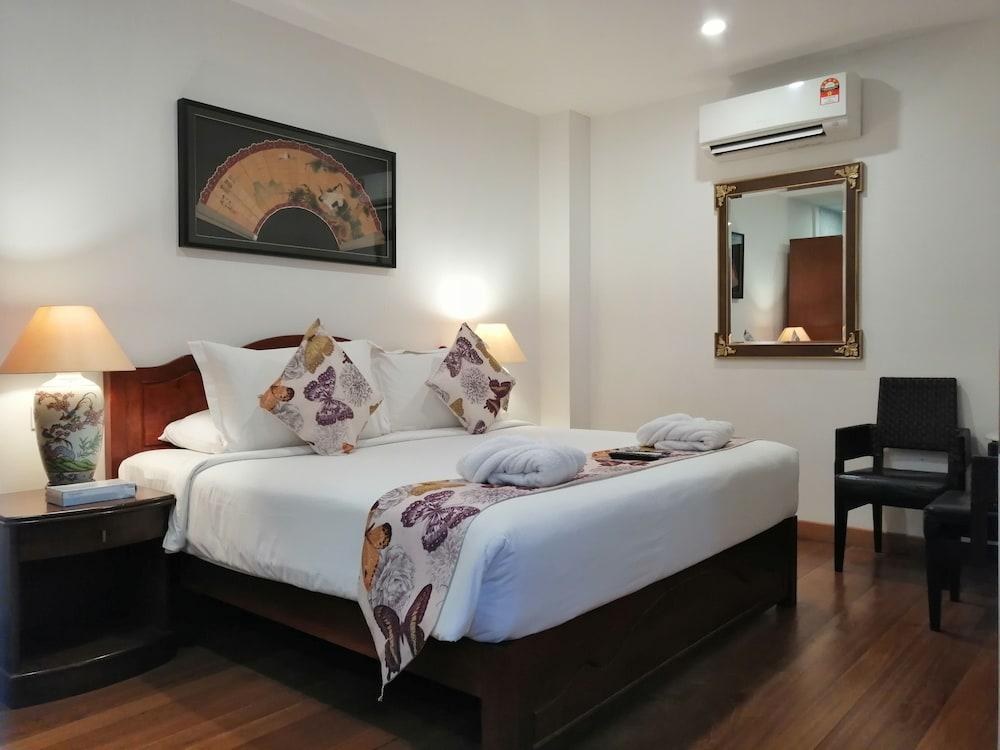 Heeren Straits Hotel photo 1