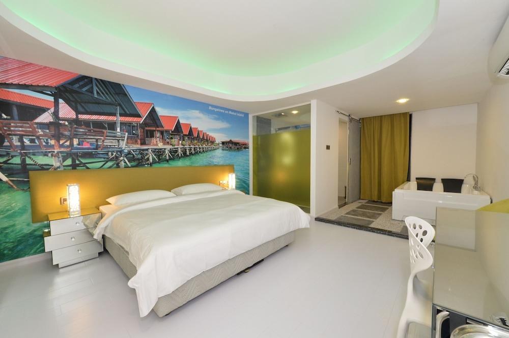 Unic Hotel photo 2