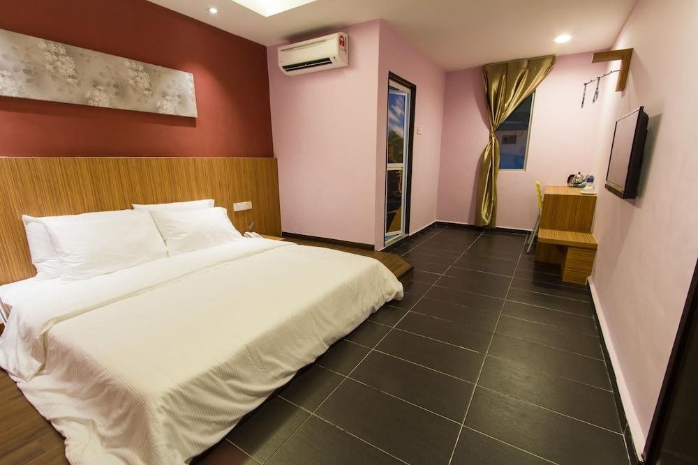 Js Hotel photo 2
