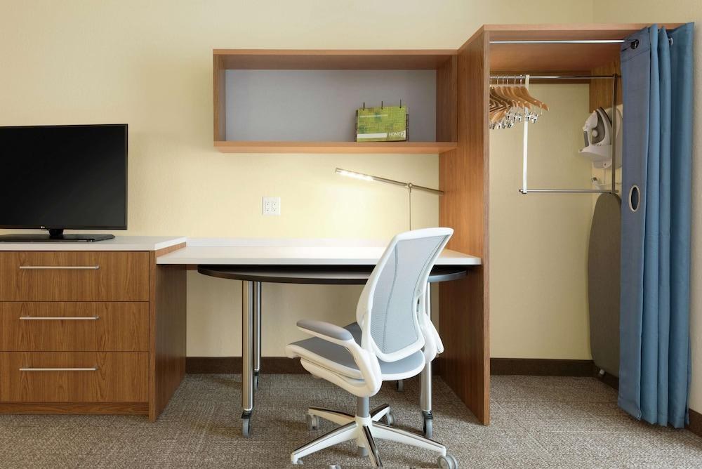 Home2 Suites by Hilton Milwaukee Airport photo 1