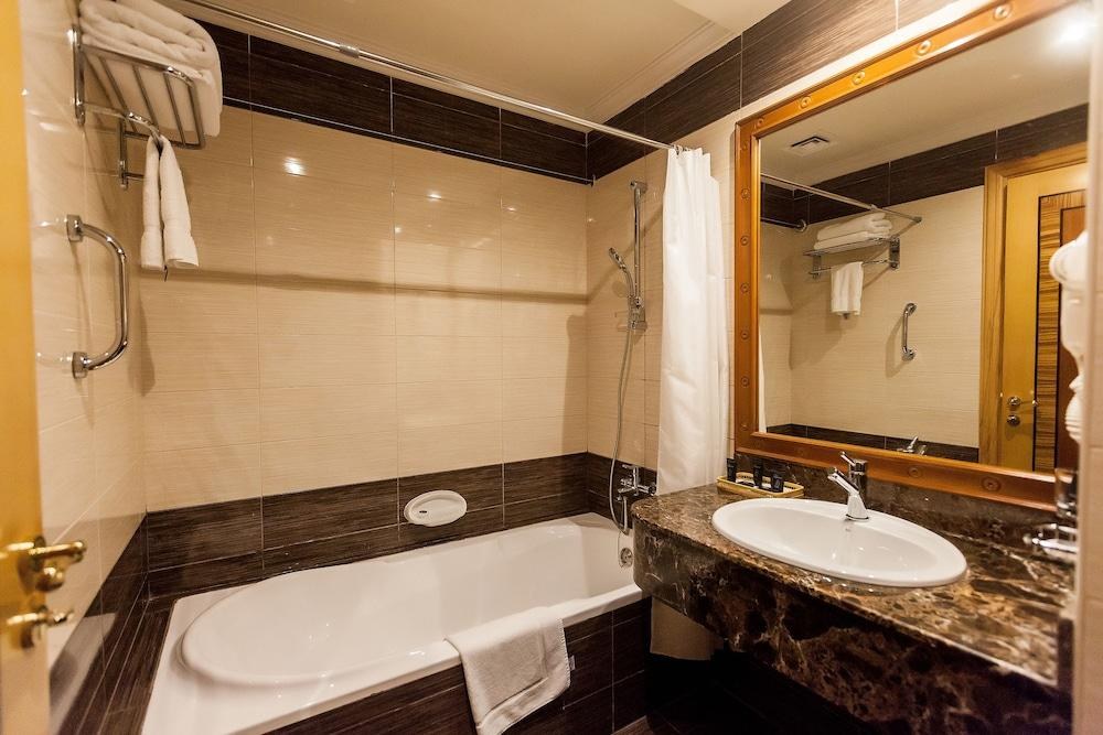 Red Castle Hotel Sharjah photo 3