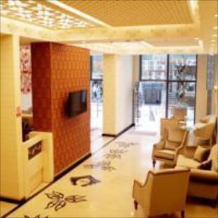 MB Deluxe Hotel photo 1