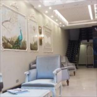 MB Deluxe Hotel photo 2