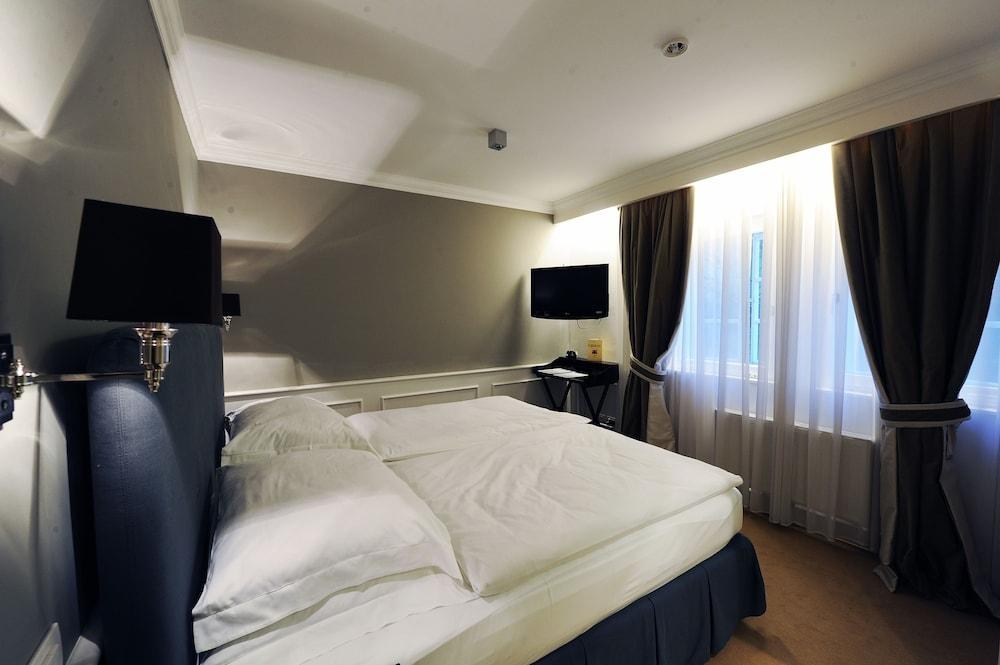 LESAR HOTEL ANGEL photo 1
