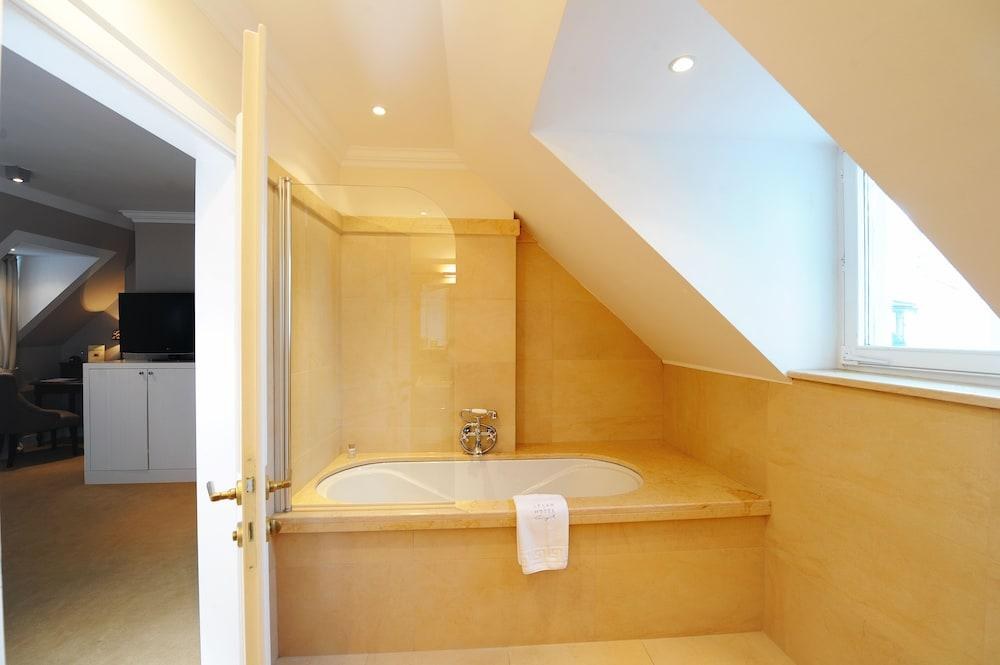 LESAR HOTEL ANGEL photo 3
