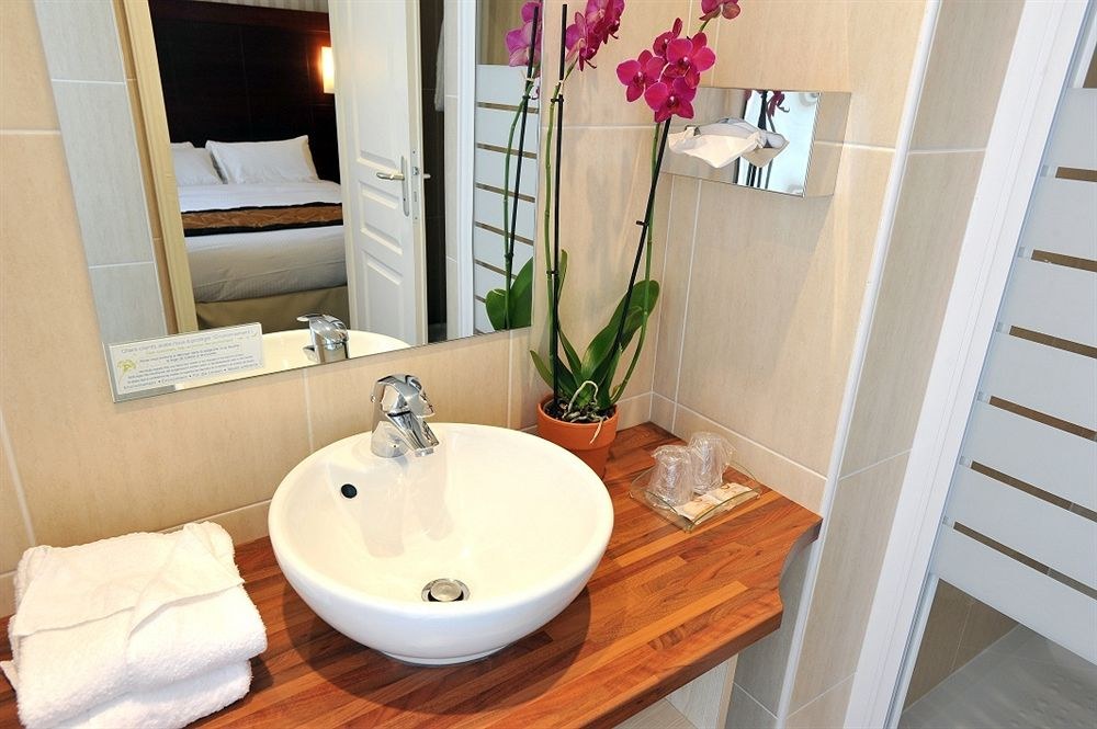The Playce Hotel & Bar by Happyculture photo 1