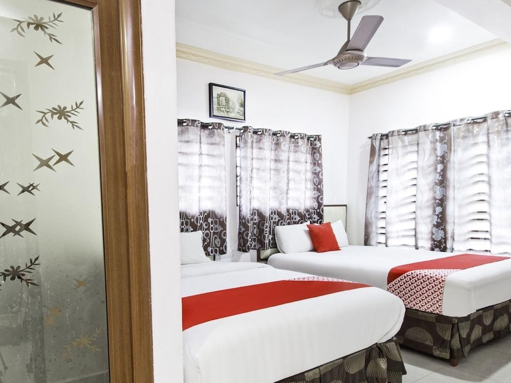 Hotel O SMC Alam Avenue photo 1