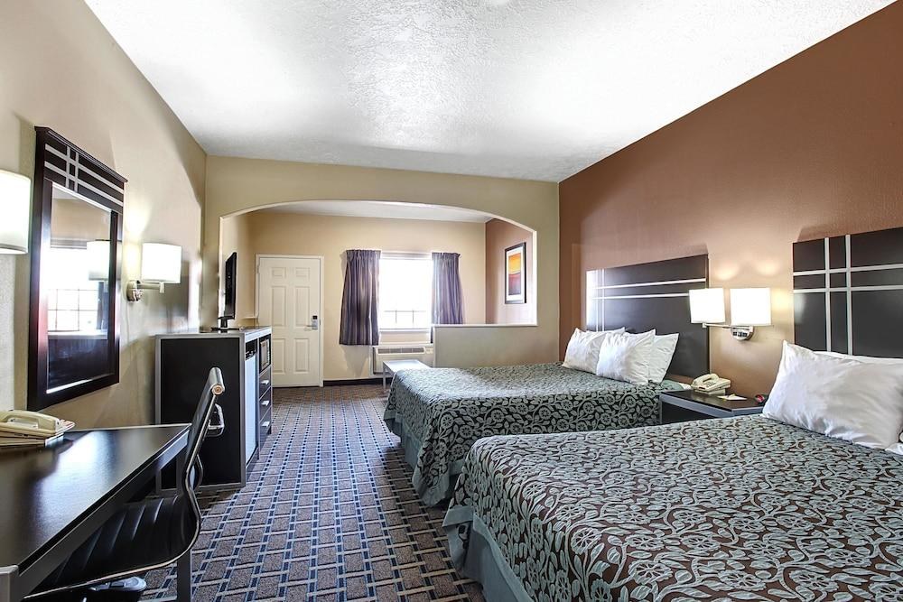 DAYS INN AND SUITES HOUSTON NORTH photo 4