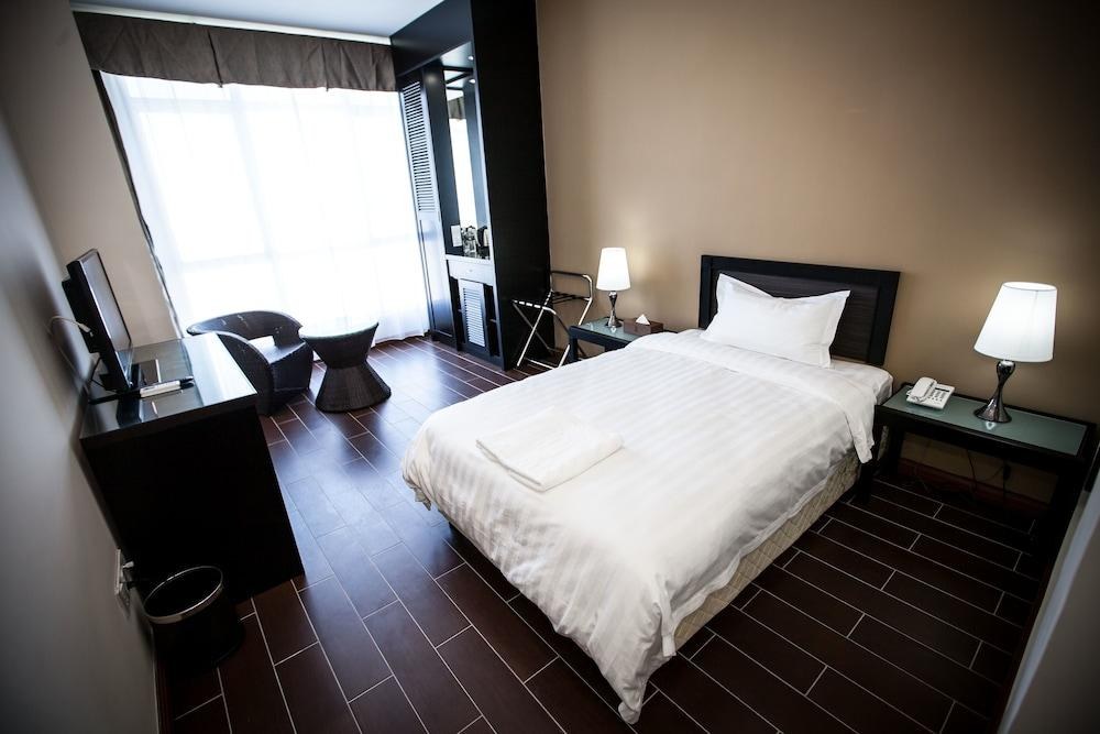 Putatan Platinum Hotel photo 1