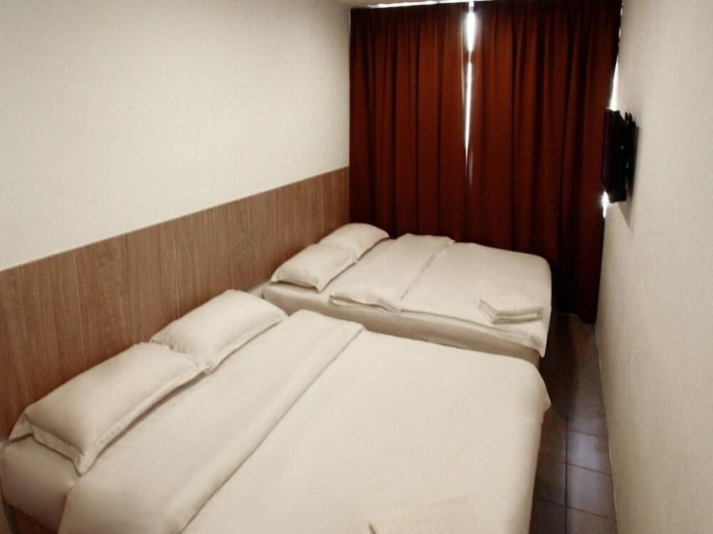 PLACE2STAY @ AIRPORT HOTEL