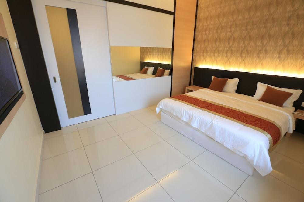 Supreme Hotel photo 2