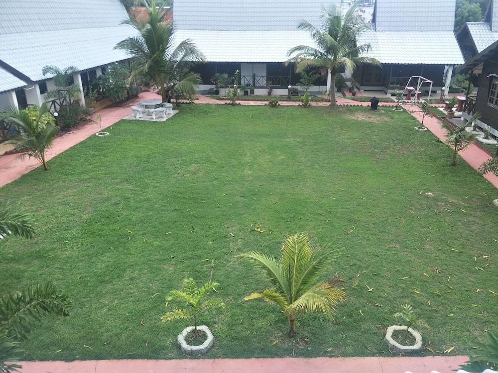 Rasa Senang Villa - Muslim Only
