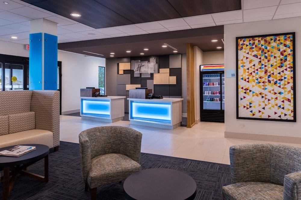 Holiday Inn Express & Suites Fort Worth West photo 2