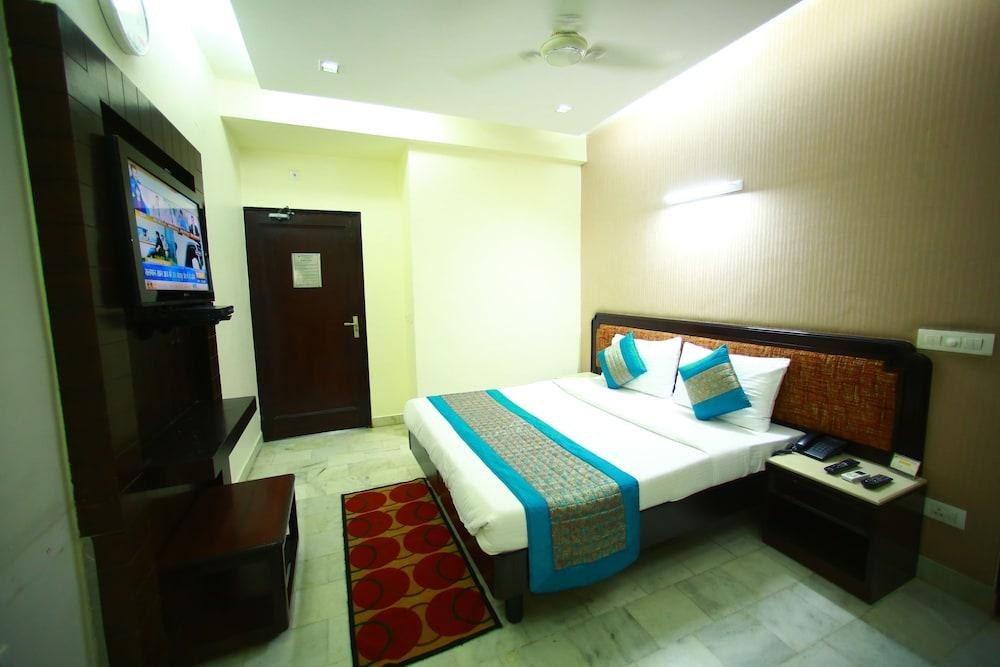 Hotel Sundeep Inn photo 2