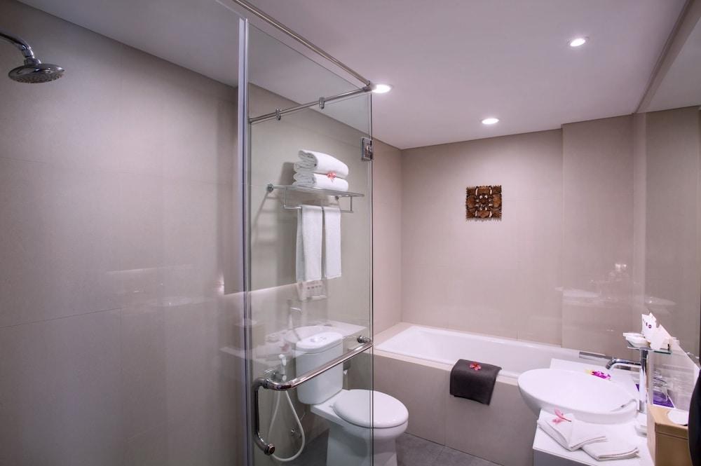 Grand Mercure Yogyakarta Adi Sucipto photo 3