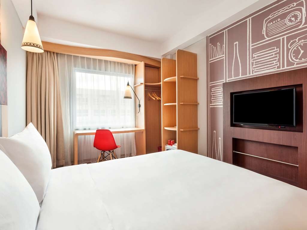 Ibis Yogyakarta Adi Sucipto photo 1