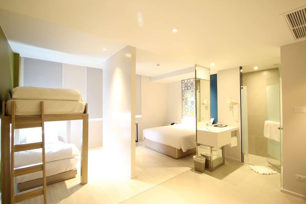 Ibis Styles Phuket City Hotel photo 1