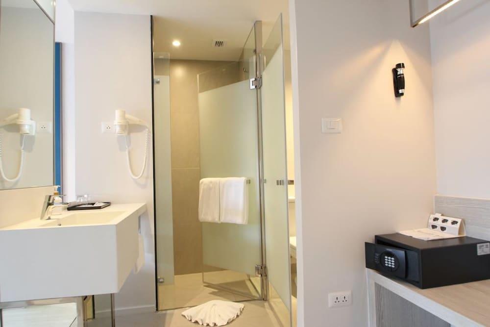Ibis Styles Phuket City Hotel photo 3