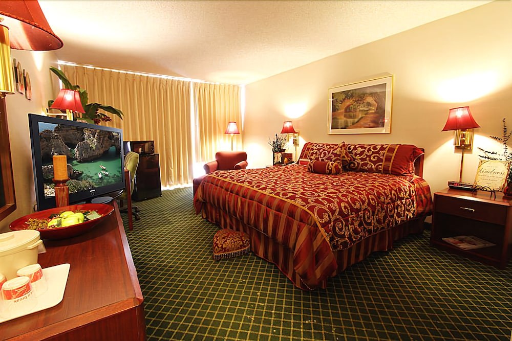 RAMADA DALLAS LOVE FIELD photo 1