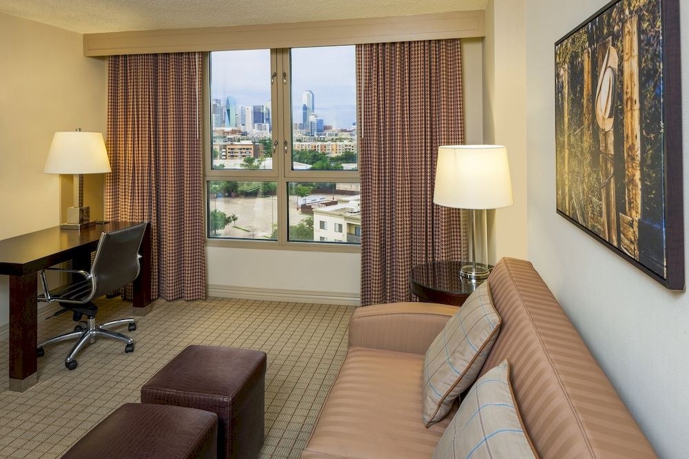 SHERATON SUITES DALLAS MARKET CENTER photo 4