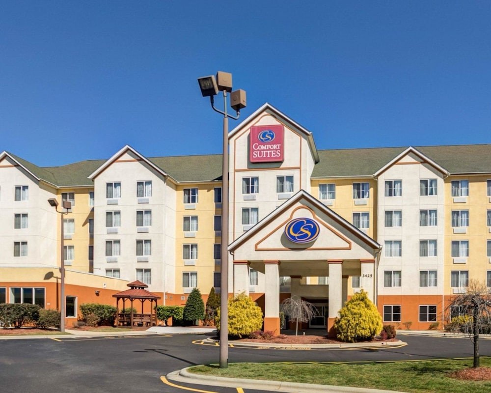 COMFORT SUITES AIRPORT