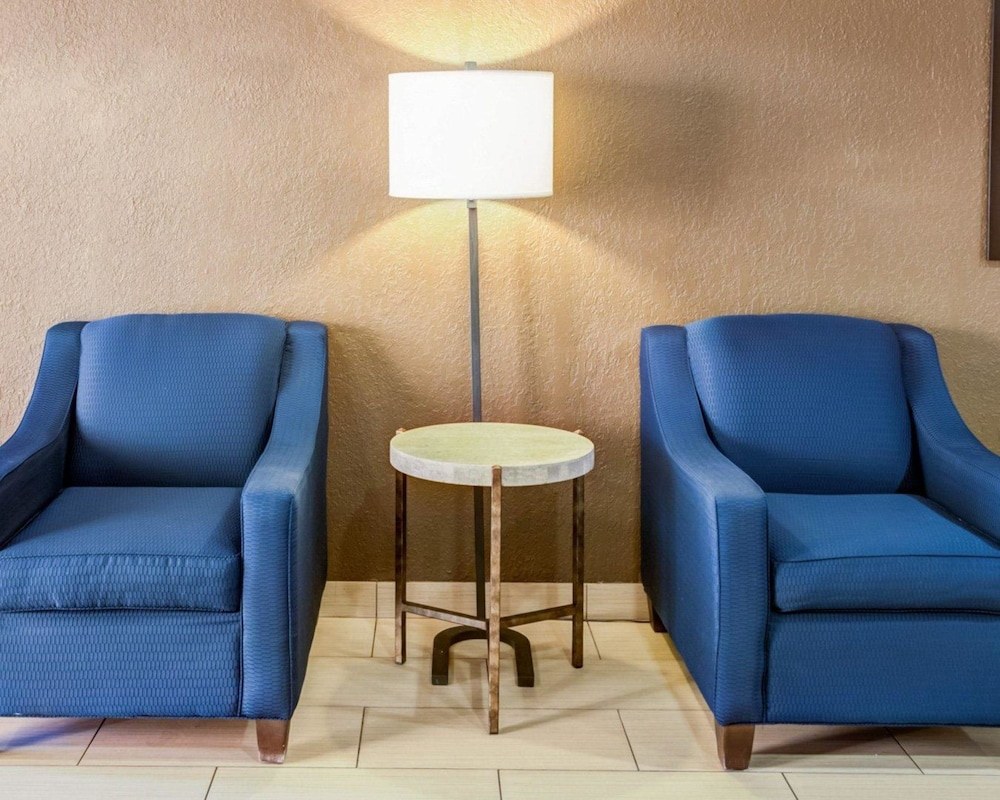 COMFORT SUITES AIRPORT photo 1