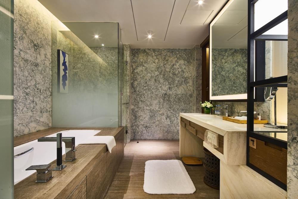 Crowne Plaza Ningbo Xiangshan Sea View photo 3