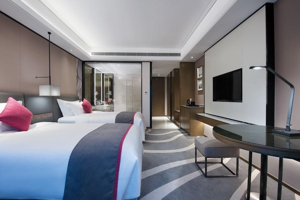 Crowne Plaza Hangzhou Qiantang photo 2