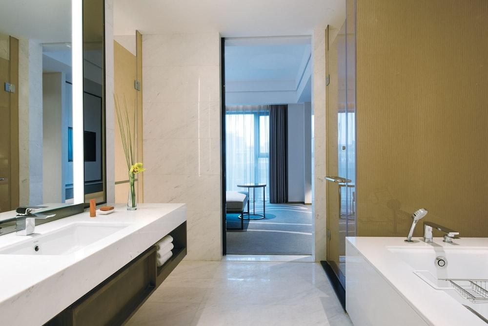 Crowne Plaza Hangzhou Qiantang photo 3