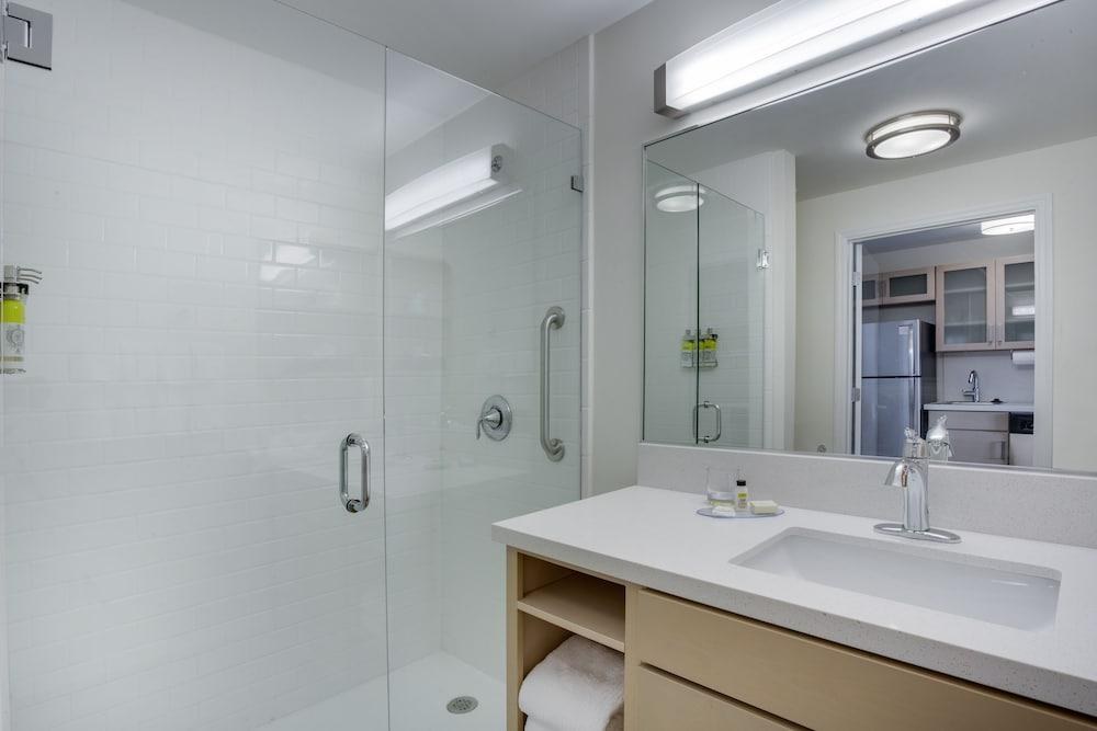 CANDLEWOOD SUITES MIAMI INTERNATIONAL AIRPORT 36ST STREET photo 3