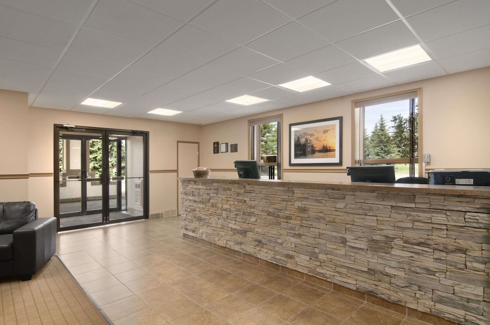 TRAVELODGE RED DEER photo 1