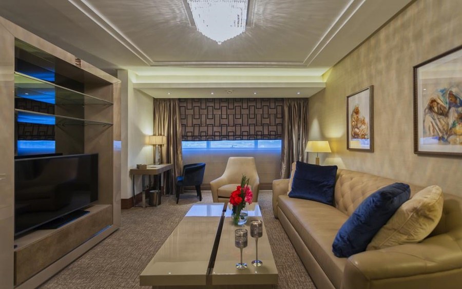 RADISSON BLU HOTEL & CONVENTION CENTER