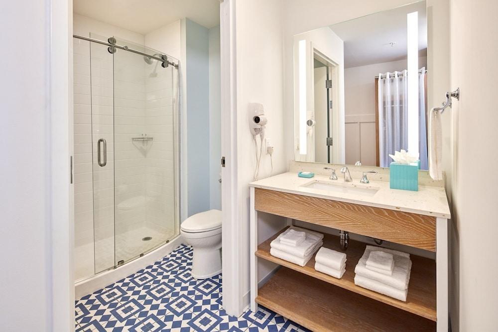 Universal's Endless Summer Resort - Surfside Inn and Suites photo 3