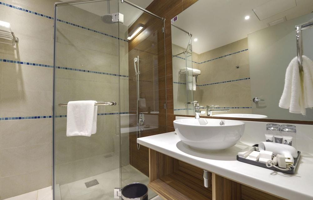 Mercure Kota Kinabalu City Centre photo 3