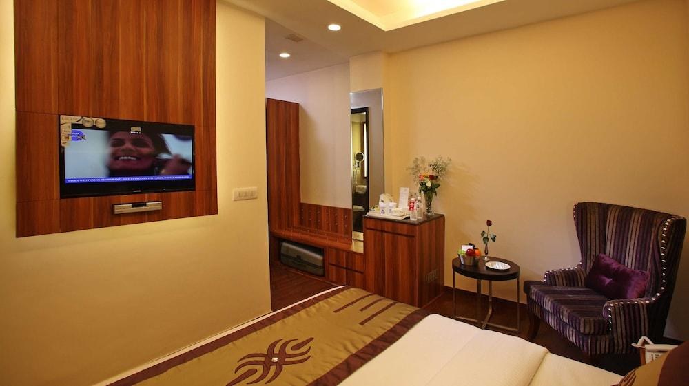 JRD HOTEL photo 2