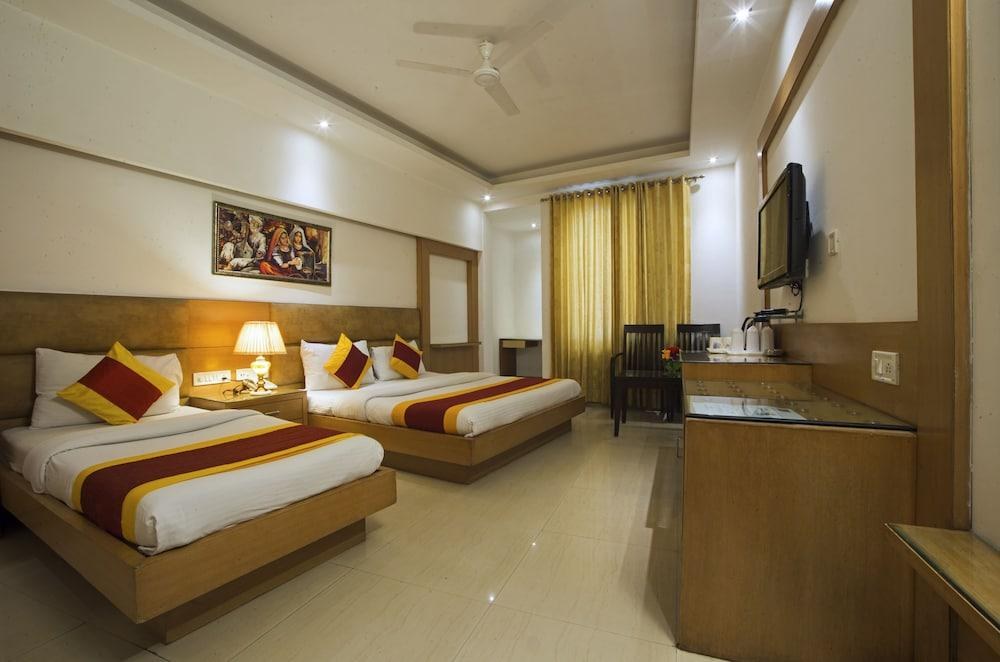 HOTEL KRISHNA DLX