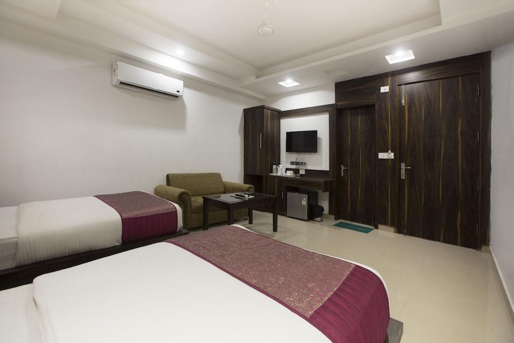 HOTEL KRISHNA DLX photo 1